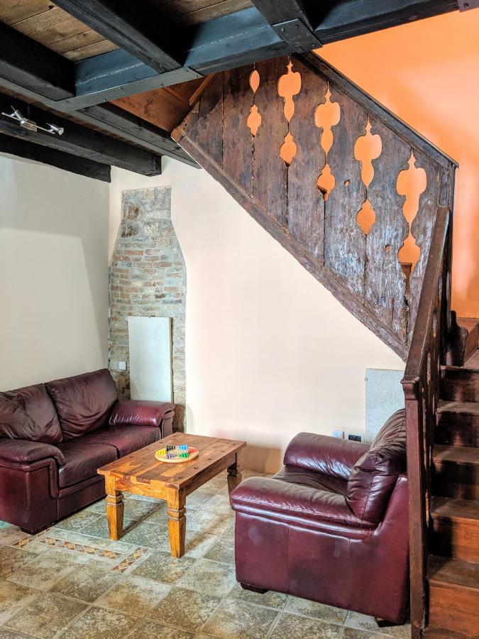 Private Courtyard Medieval Stone Home In Old Town Rovinj Exterior photo