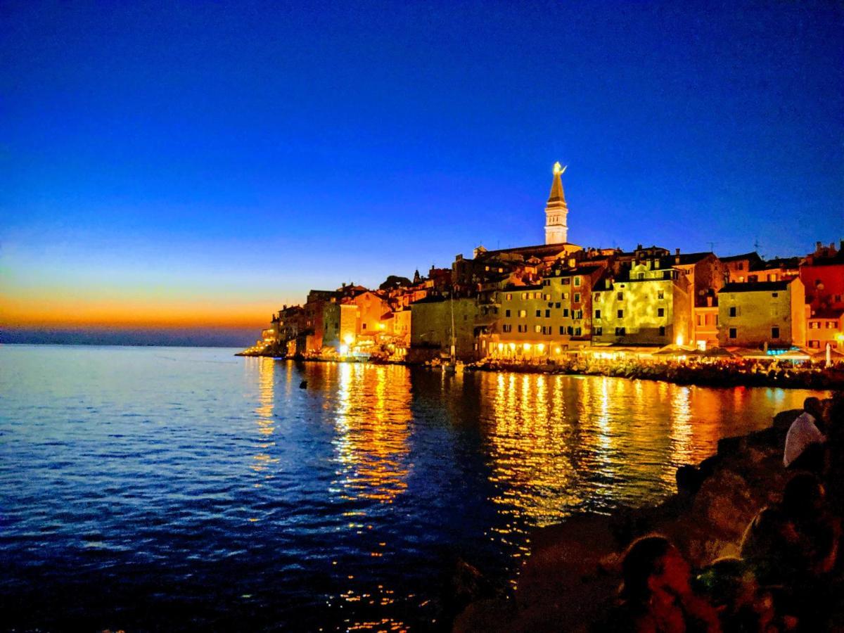 Private Courtyard Medieval Stone Home In Old Town Rovinj Exterior photo